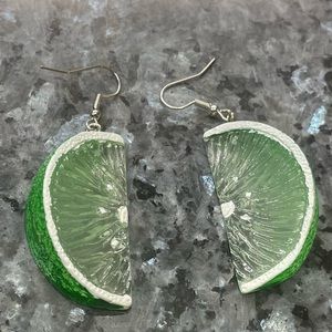 $2/$25 or 3/$35 NWOT Realistic lime slice dangling hook earrings